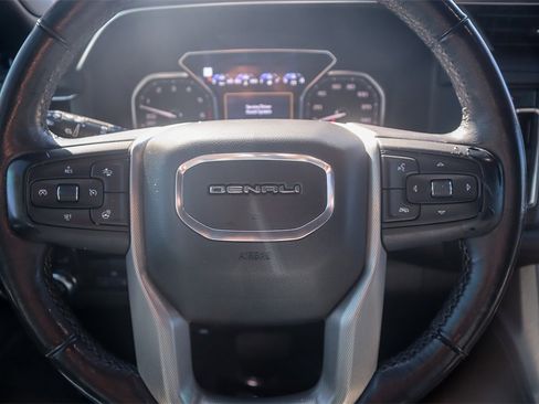 Used 2021 GMC Yukon Denali w/ Denali Ultimate Package image 11