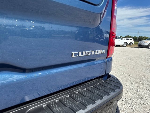 Used 2025 Chevrolet Silverado 2500 Custom w/ Custom Value Package AWD/4WD image 15