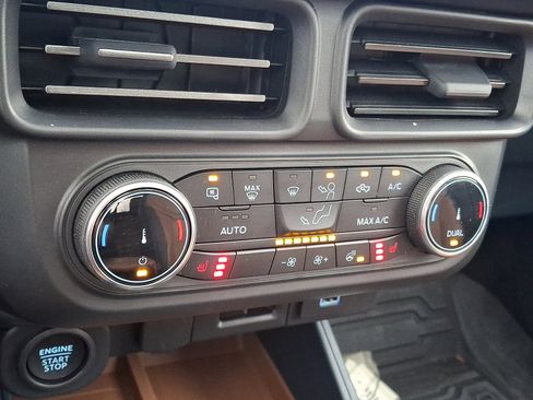 Used 2022 Ford Maverick Lariat w/ Lariat Luxury Package image 16