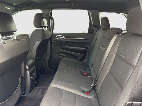 Used 2018 Jeep Grand Cherokee Laredo AWD/4WD image 37