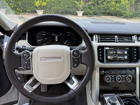 Used 2016 Land Rover Range Rover HSE image 27
