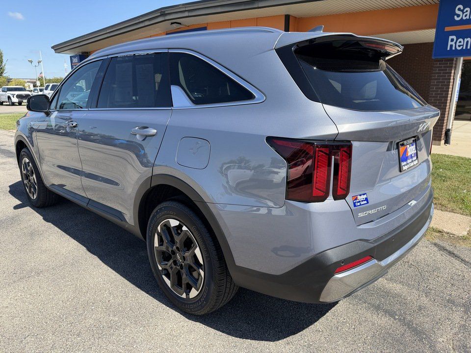 Used 2024 Kia Sorento S AWD/4WD image 3