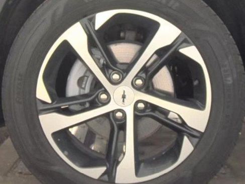 Used 2025 Chevrolet Trax RS FWD image 7
