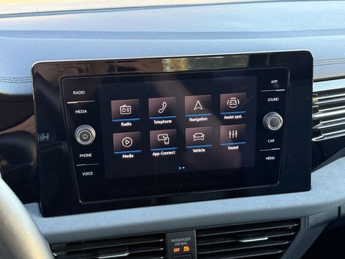 Used 2025 Volkswagen Jetta SE image 20