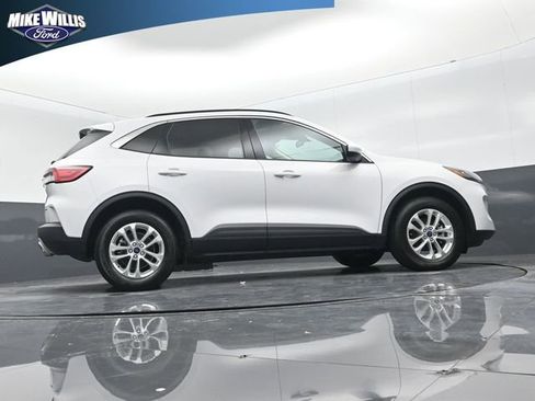 Used 2021 Ford Escape SE w/ Cold Weather Package image 24