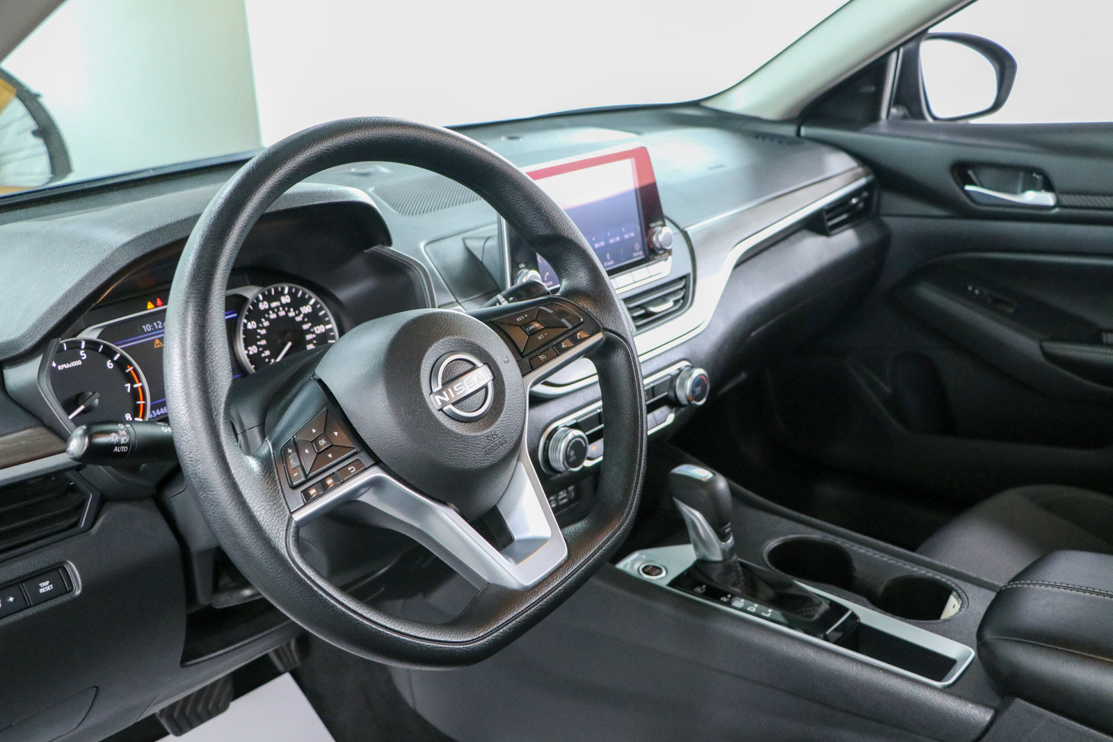 Used 2025 Nissan Altima 2.5 SV FWD image 22