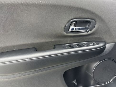 Used 2020 Honda HR-V LX image 24