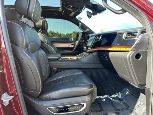 Used 2022 Jeep Grand Wagoneer Series III w/ Rear Seat Video Group 1 AWD/4WD image 30