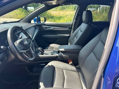 Certified 2023 Cadillac XT5 Luxury AWD/4WD image 8