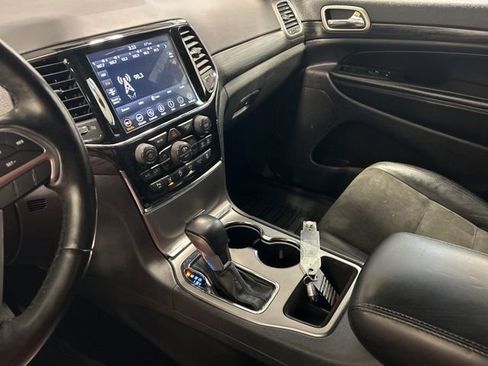 Used 2020 Jeep Grand Cherokee Altitude AWD/4WD image 28