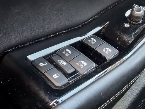 Used 2021 Jeep Grand Cherokee L Overland w/ Luxury Tech Group IV AWD/4WD image 15