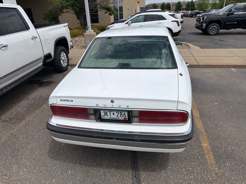 Used 1993 Buick Park Avenue FWD image 4