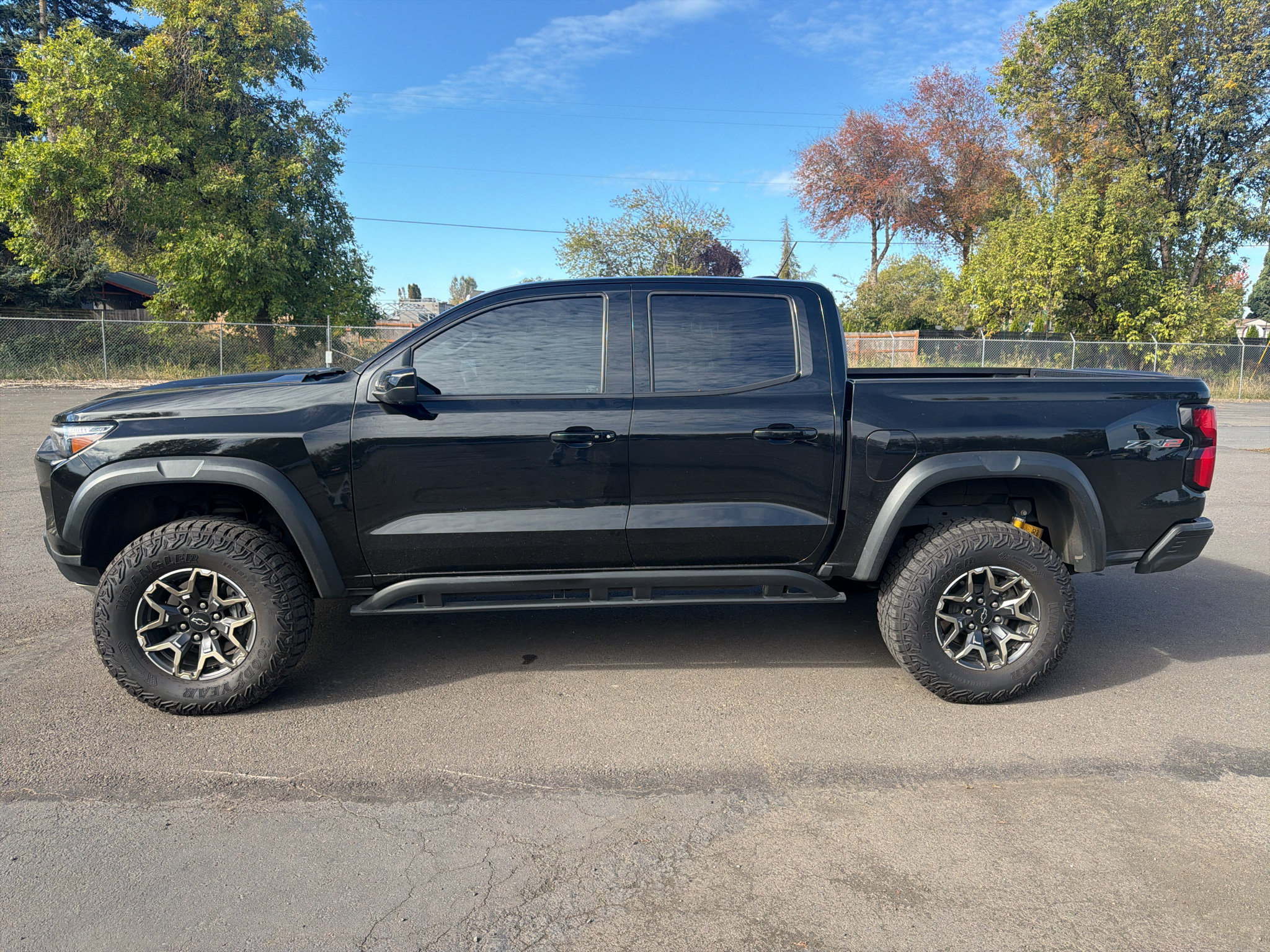Used 2023 Chevrolet Colorado ZR2 w/ ZR2 Convenience Package III AWD/4WD image 4