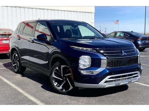 Used 2022 Mitsubishi Outlander SE image 29