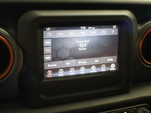 Used 2020 Jeep Gladiator Mojave w/ Cold Weather Group AWD/4WD image 27
