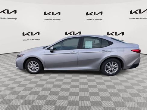 Used 2025 Toyota Camry LE image 5