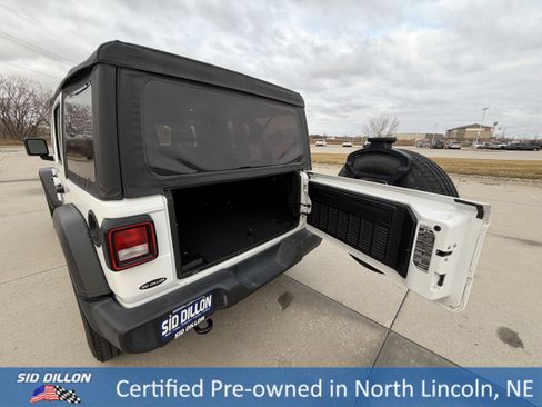 Used 2018 Jeep Wrangler Unlimited Sport S image 11