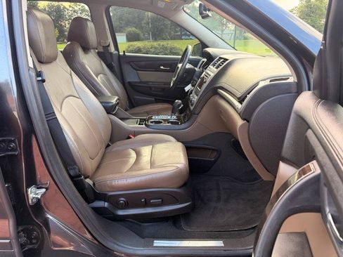 Used 2016 GMC Acadia SLT w/ Open Road Package FWD image 11