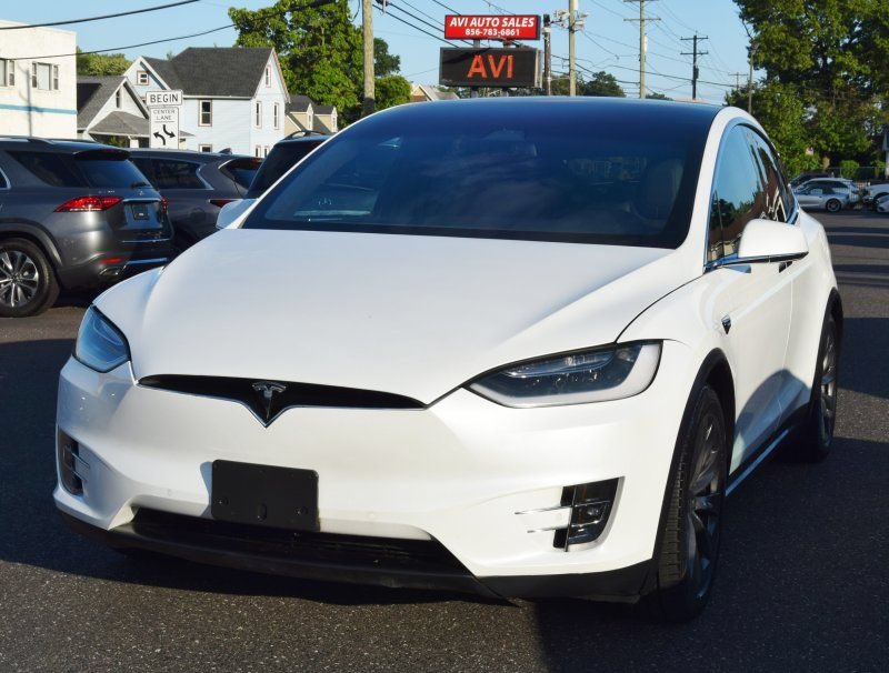 Used 2019 Tesla Model X 100D AWD/4WD image 2