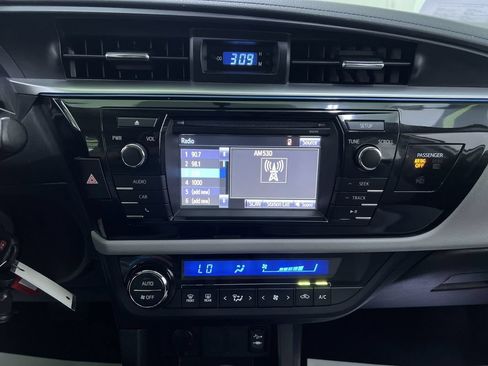 Used 2015 Toyota Corolla LE FWD image 21