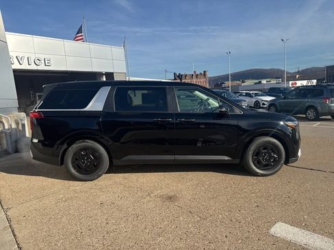 New 2026 Kia Carnival LXS image 8