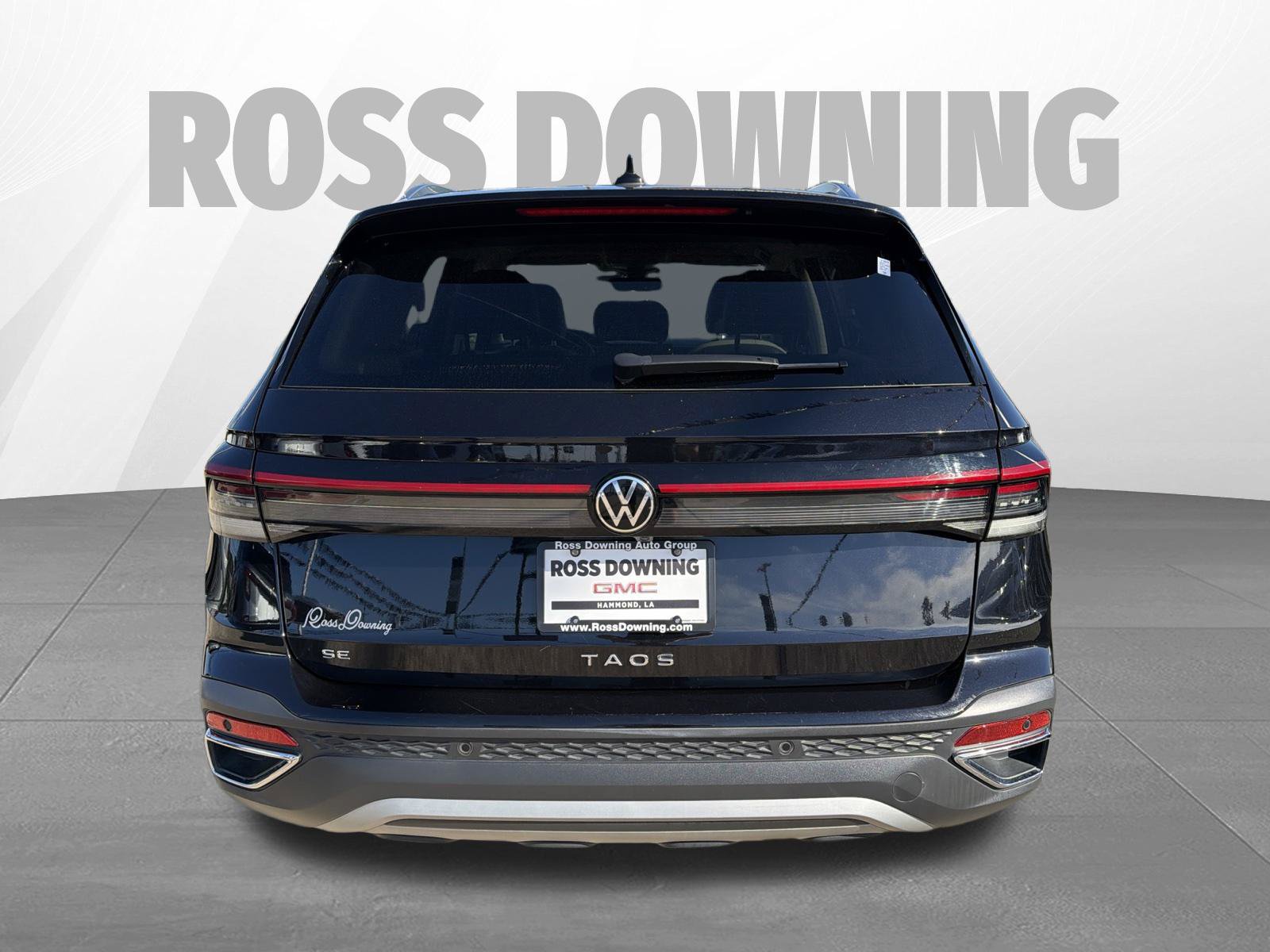 Used 2025 Volkswagen Taos SE FWD image 5