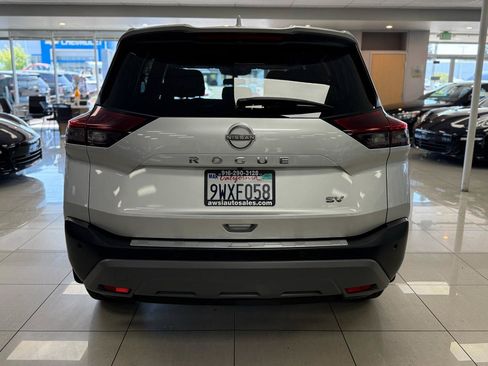 Used 2022 Nissan Rogue SV FWD image 5