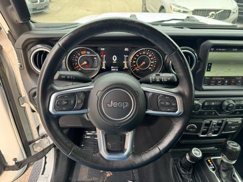 Used 2020 Jeep Wrangler Unlimited Sahara image 26