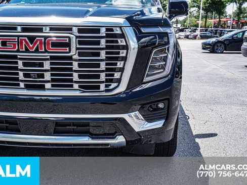 Used 2026 GMC Yukon Denali w/ Sun & Power Step Package AWD/4WD image 19