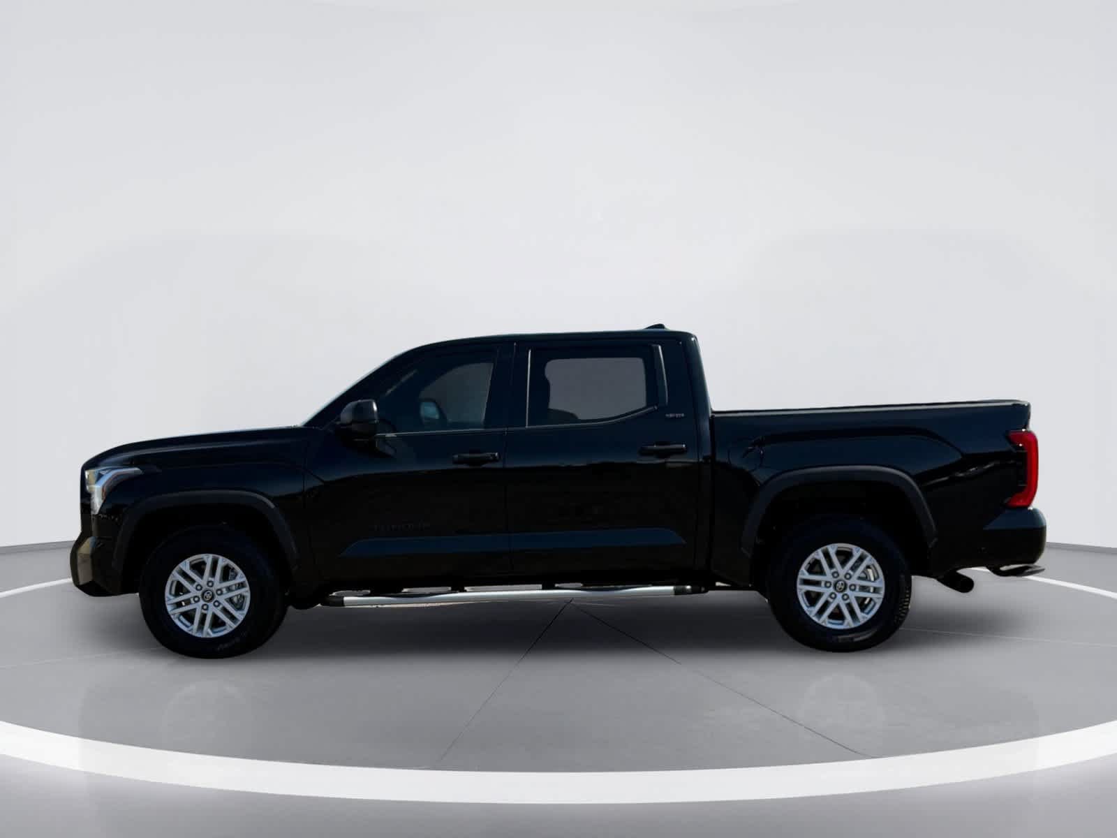 Used 2025 Toyota Tundra SR5 AWD/4WD image 4