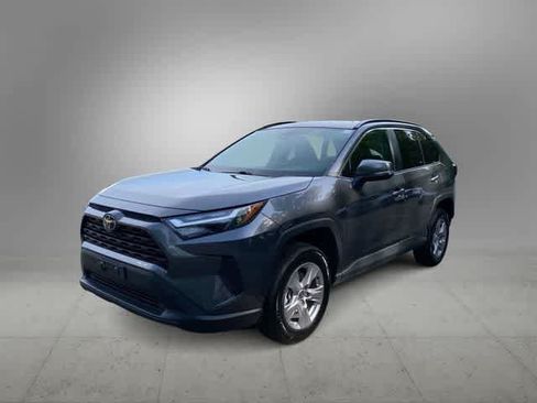Used 2025 Toyota RAV4 XLE AWD/4WD image 4