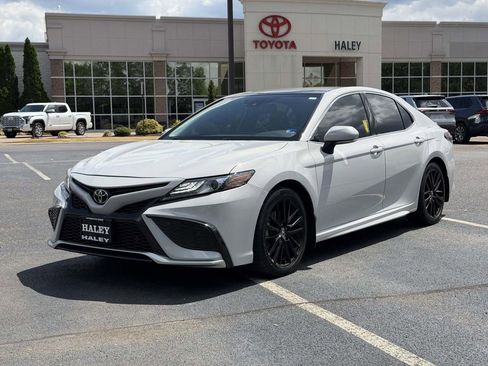 Used 2023 Toyota Camry XSE FWD image 23