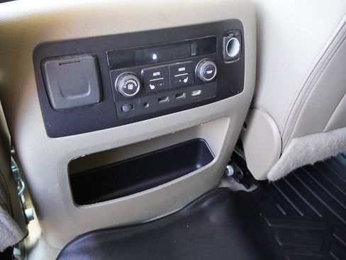Used 2019 Chevrolet Suburban LT AWD/4WD image 25