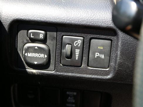 Used 2018 Toyota 4Runner Limited AWD/4WD image 21