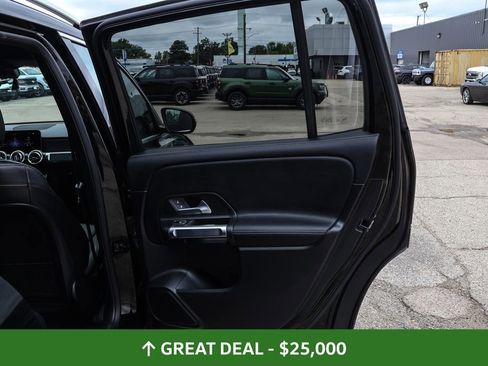 Used 2021 Mercedes-Benz GLB 250 image 22