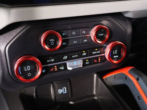 Used 2023 Ford Bronco Badlands AWD/4WD image 8
