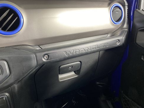 Used 2020 Jeep Wrangler Unlimited Sport S AWD/4WD image 30