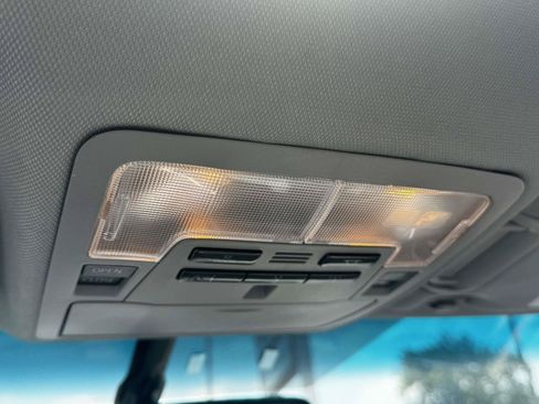 Used 2015 Toyota Camry XLE w/ Moonroof Package FWD image 31