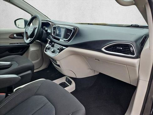 Used 2023 Chrysler Voyager LX FWD image 19