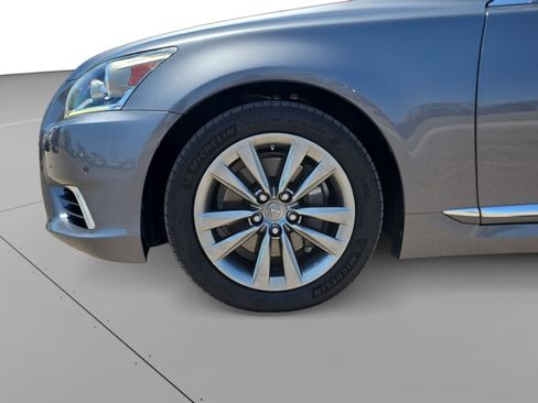 Used 2014 Lexus LS 460 w/ Comfort Package RWD image 9