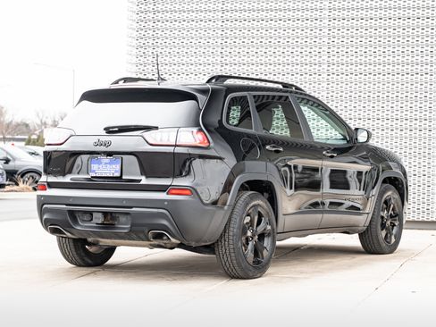 Used 2019 Jeep Cherokee Latitude Plus image 4