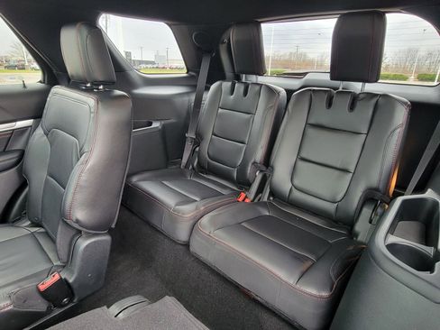 Used 2018 Ford Explorer Sport w/ Equipment Group 401A image 18