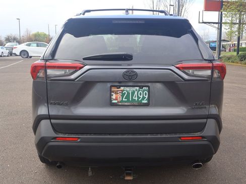 Used 2020 Toyota RAV4 XLE w/ Convenience Package AWD/4WD image 5