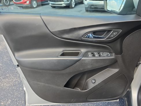 Certified 2019 Chevrolet Equinox LT w/ Driver Convenience Package FWD image 18