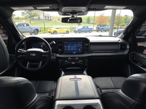 Used 2025 Ford F250 Platinum image 14
