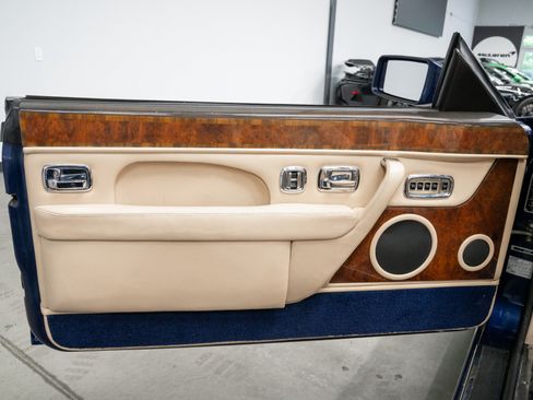 Used 1999 Bentley Azure Mulliner RWD image 35