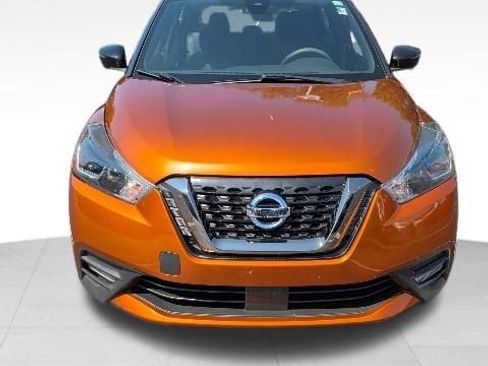 Used 2020 Nissan Kicks SR FWD image 2