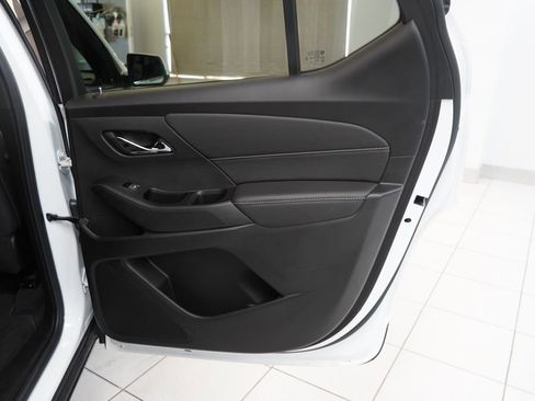 Used 2023 Chevrolet Traverse LT image 27