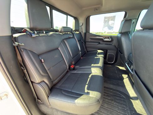 Used 2022 GMC Sierra 1500 Elevation w/ Elevation Premium Package AWD/4WD image 12