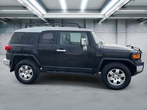 Used 2007 Toyota FJ Cruiser 4WD image 3